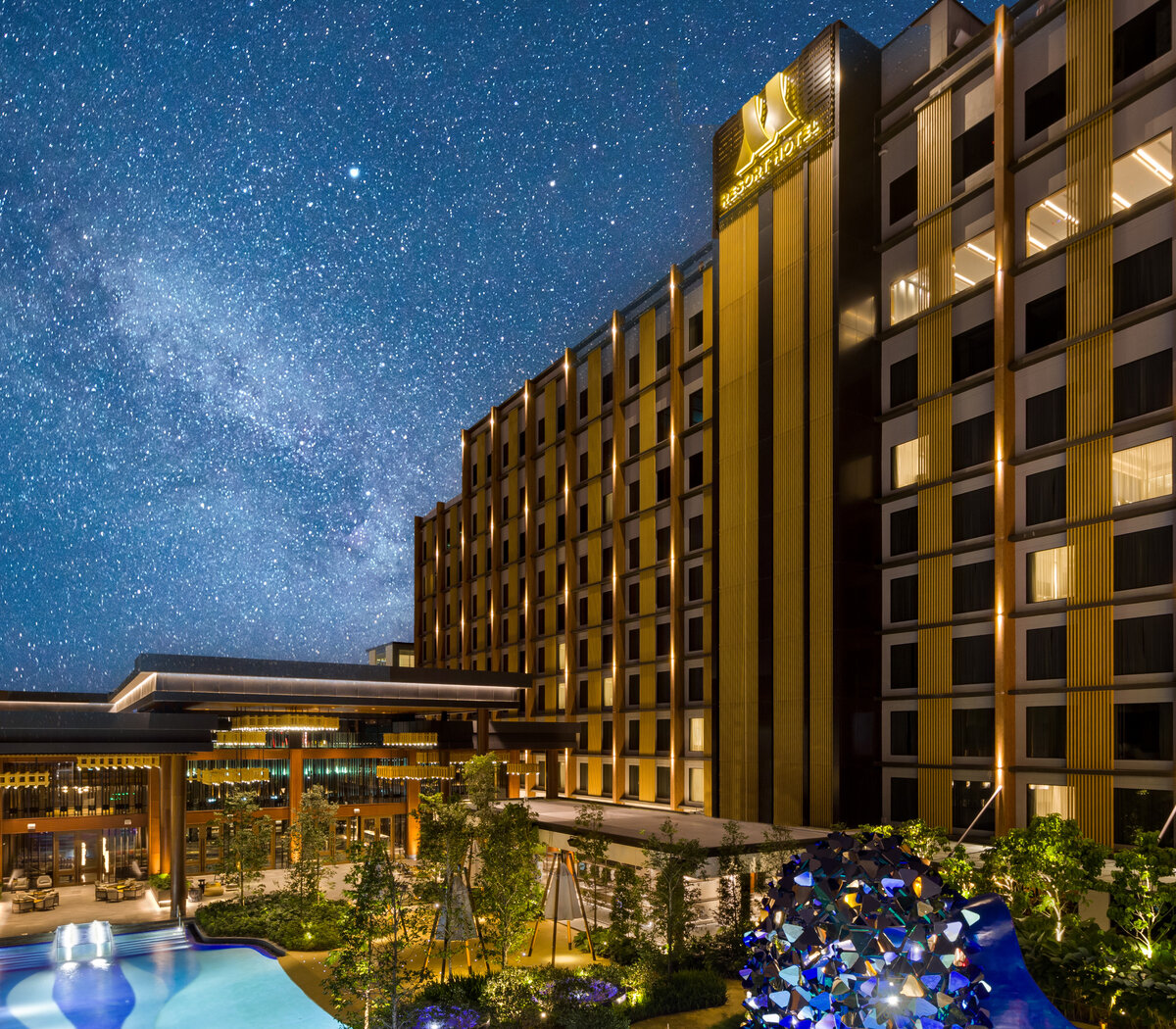 M Resort & Hotel